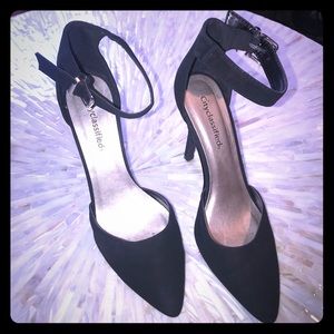 CITYCLASSIFIED BLAK POINTED TOE SHOES